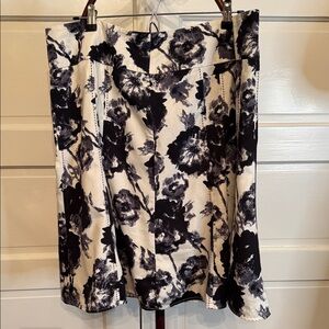 Chico’s Black White Floral A-Line Skirt Size 18 Structured Cotton Midi